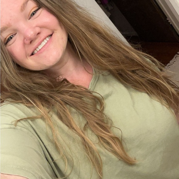 Meet your Posher, Shannon - Picture 1 of 6